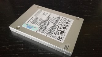 IBM 00Y2413 200GB MLC 24/7  2,5" SSD SAS
